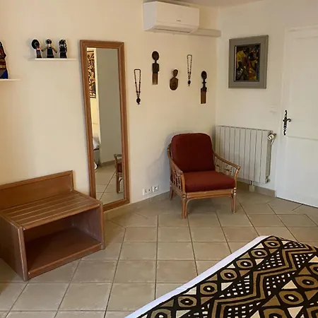 Les Jardins Du Soleil Apartment